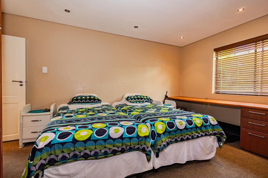 6 Bedroom Property for Sale in Baronetcy Estate Western Cape